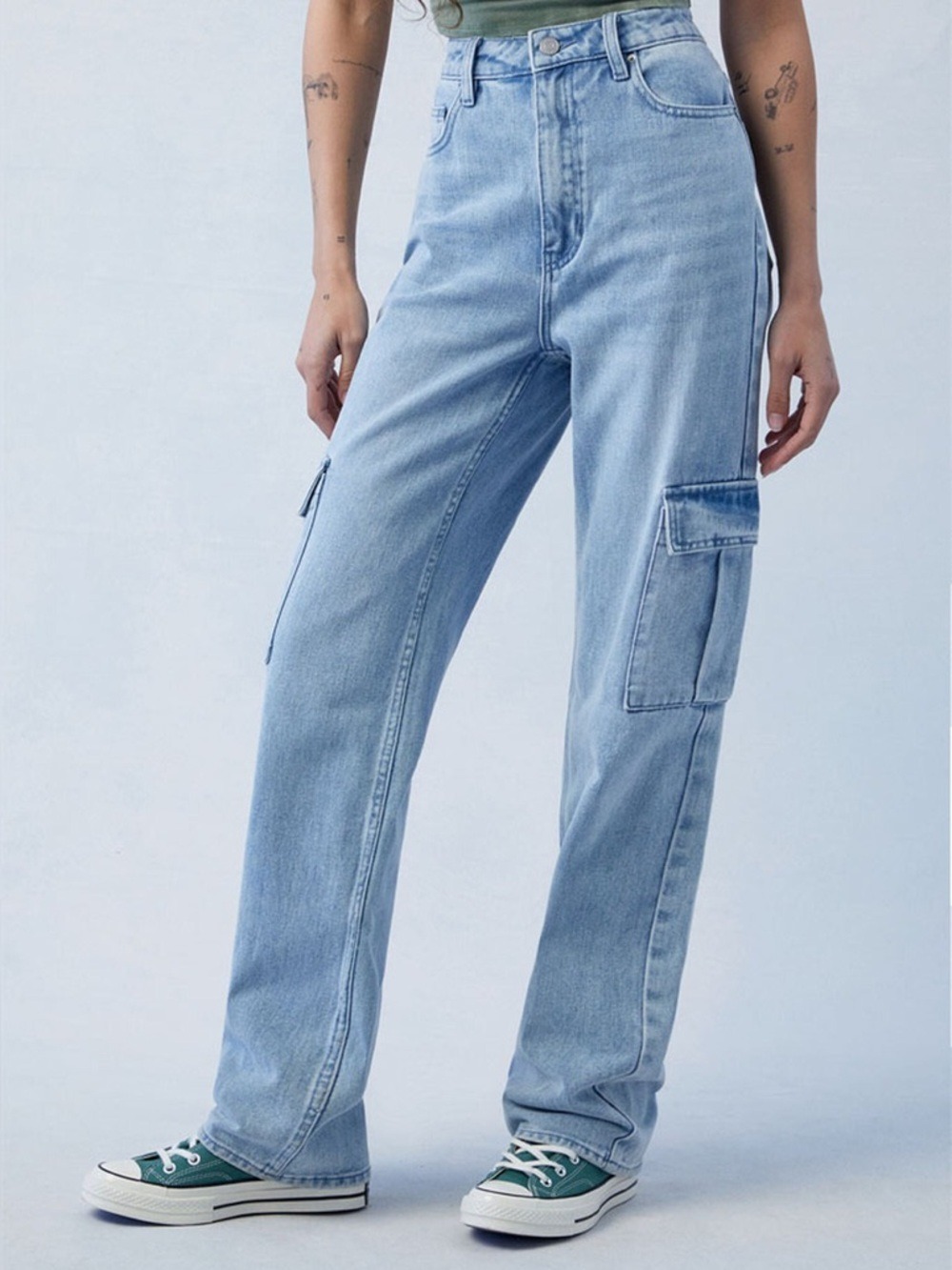PacSun 90’ boyfriend Light Blue Women's Cargo Jeans - Picture 2 of 8